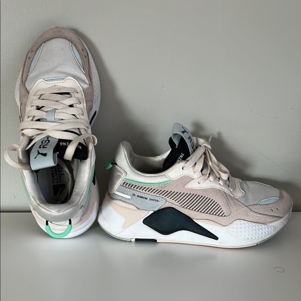 Puma RS-X RUNNING SYSTEM Sneakers SOFT Pink , Black and White Size 5.5